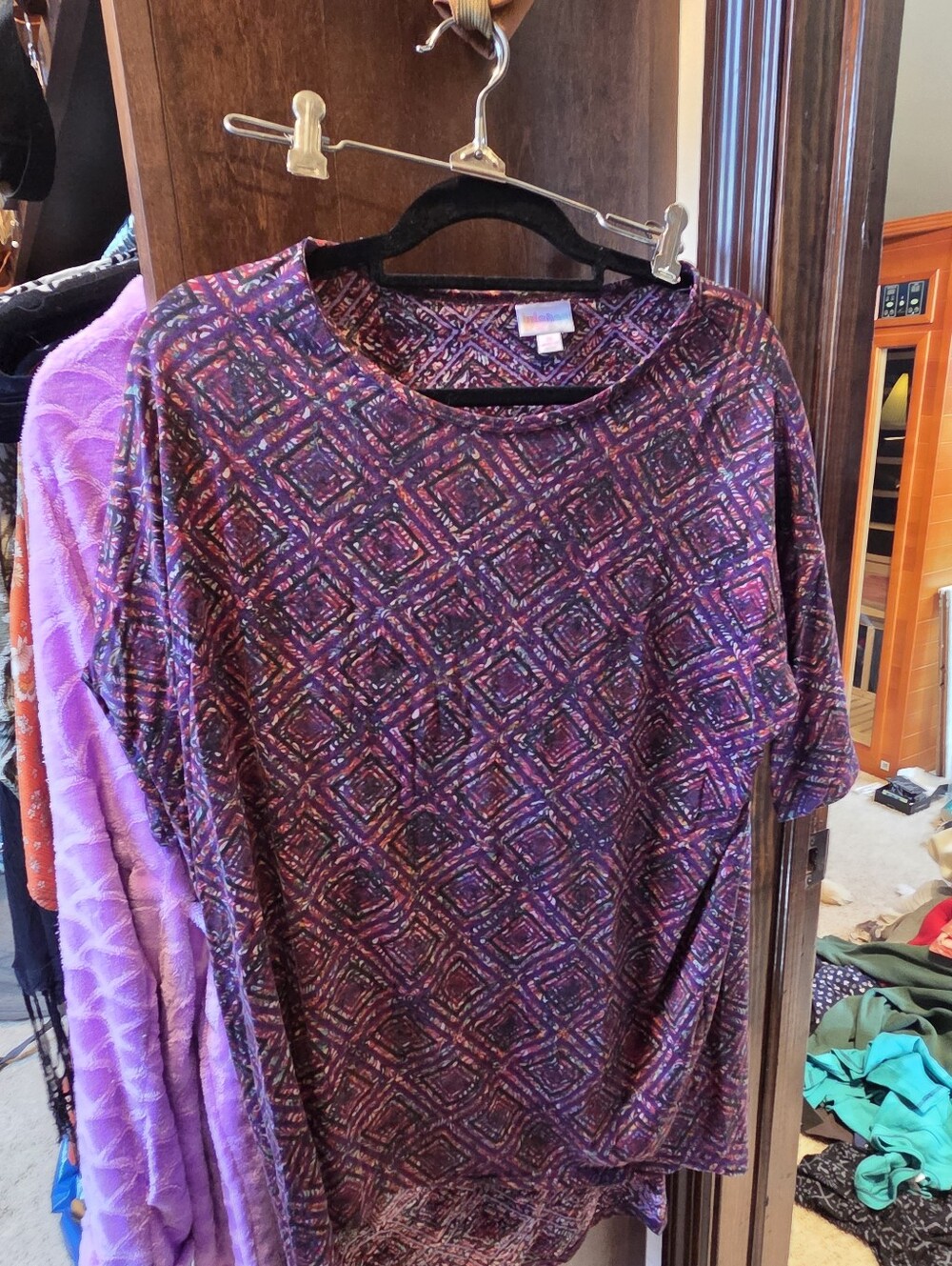 LuLaRoe M Irma Purple Geometric Short Sleeve Tee